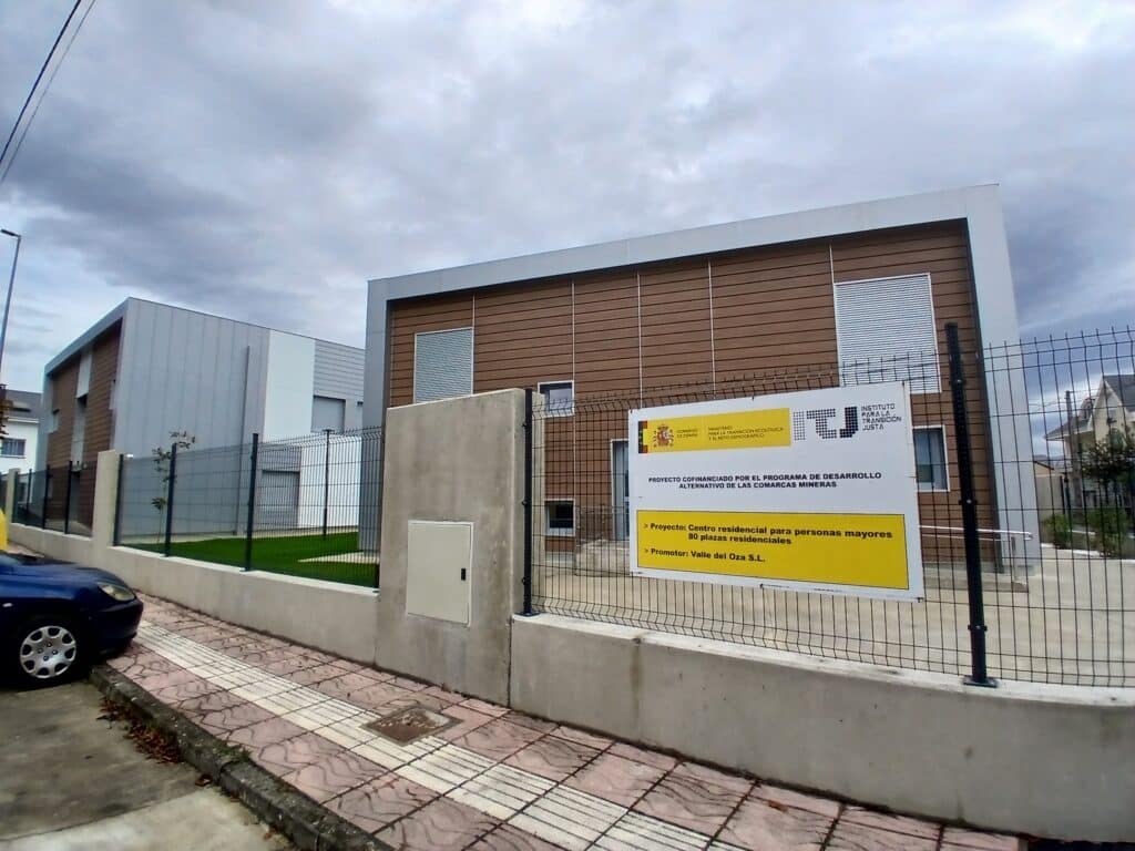 edificio residencia campo de naraya